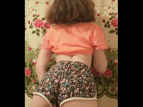 ❤️ La joven sexy hace un striptease grabando sus calzoncillos en la cámara ❤️❌ Video de sexo de calidad en es.robosexshop.ru ❌️